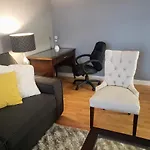Modern 2 Bedroom Next To Stampede, 17Th W Parking