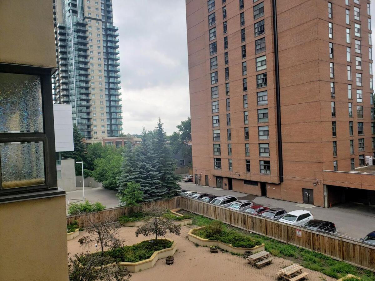 Modern 2 Bedroom Next To Stampede, 17Th W Parking *